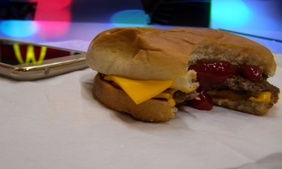 Dit is waarom je bij de McDonald’s nooit een broodje met augurk moet