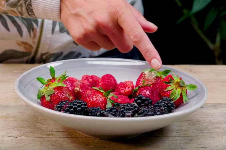 Moet Je Beschimmeld Fruit Weggooien Of Kun Je Het Nog Best Eten