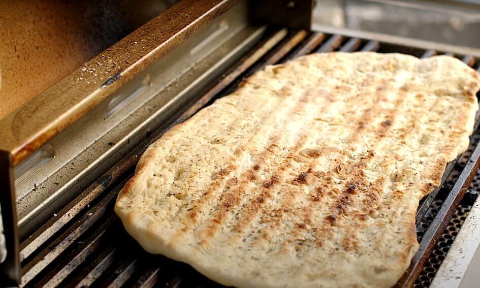 Recept flatbread van 5 ingrediënten voor op de barbecue