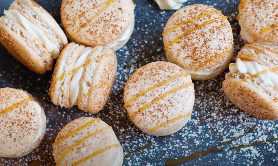 Recept cinnamon rollmacarons met karamelsaus