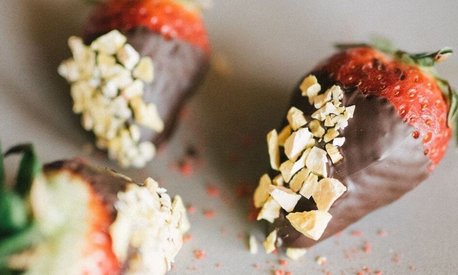 Aardbeien met een laagje chocola vier variaties op het basisrecept