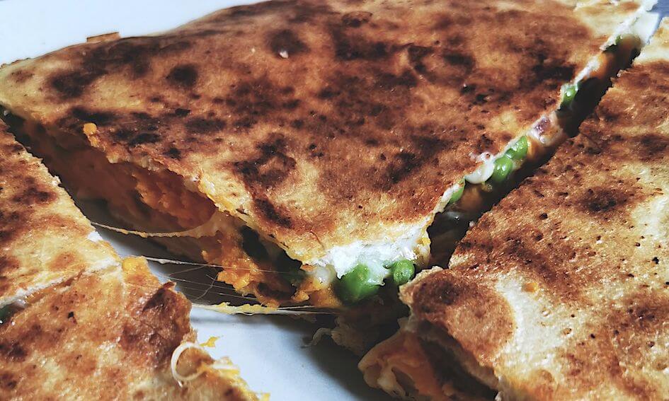 Recept kazige quesadilla's met zoete aardappel en erwtjes