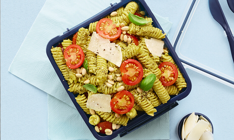 Recept zonder vlees pasta pesto salade